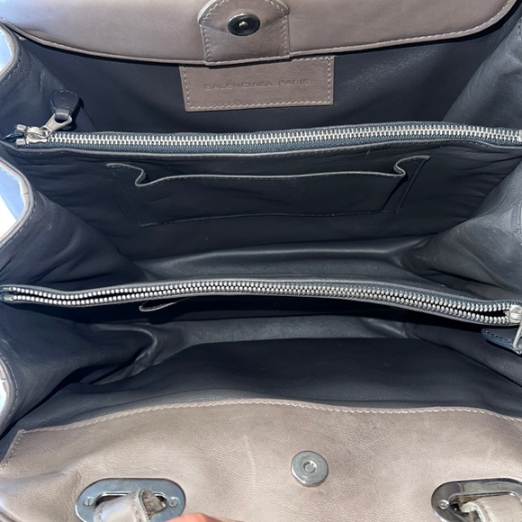 🌸Balenciaga Leather Stingray Accordion Satchel handbag - Picture 10 of 16